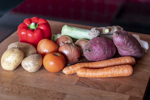 Хорошая погода и богатый урожай овощей сдерживали рост цен на продукты в Ингушетии. Хорошая погода и богатый урожай овощей сдерживали рост цен на продукты в Ингушетии.